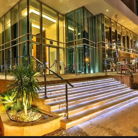 Wow - With Free Parking Apartment *